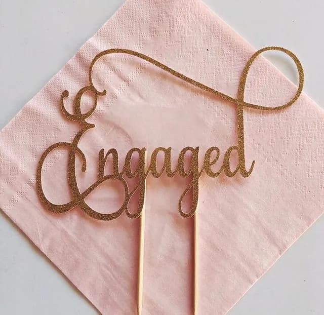 "Ect 1574 Engagement Gold paper topper"