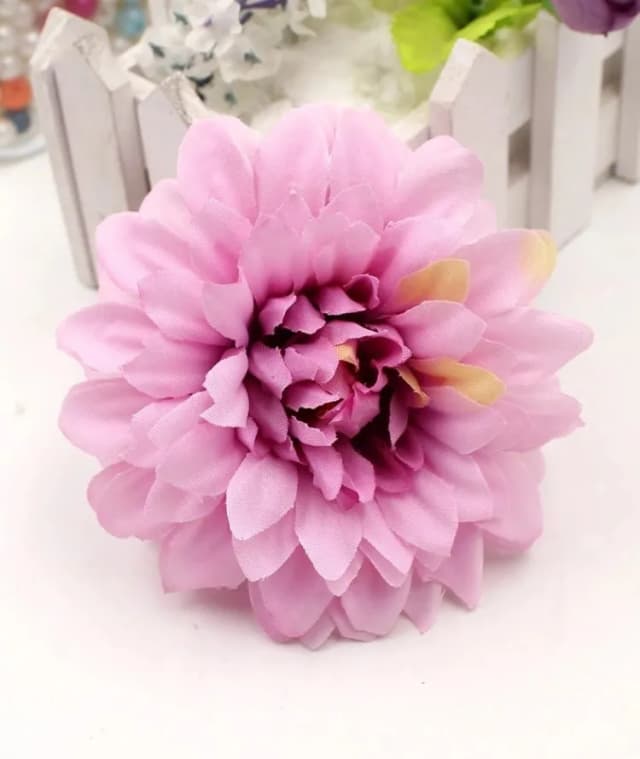 ECT 1764 Lilac Dahlia Flower 10cm with stick