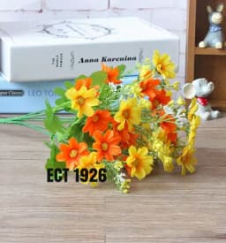 ECT 1926 Yellow and Orange 28 flower head Daisy thumbnail 1