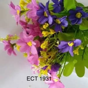 ECT 1931 Pink and Purple daisy flower bunch image 1