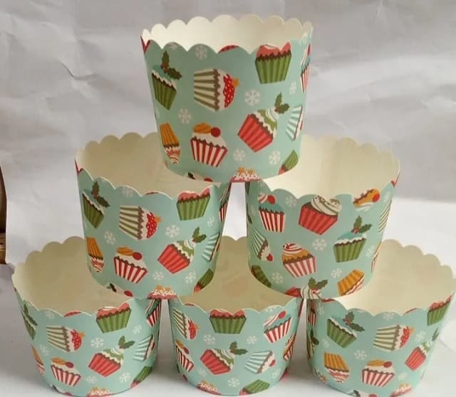 ECT 2309 Green Cupcake cup design 50pcs (Medium)