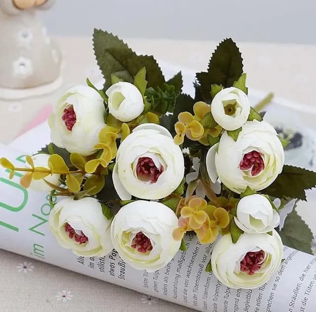 ECT 2710 White ranunculus flower image 1