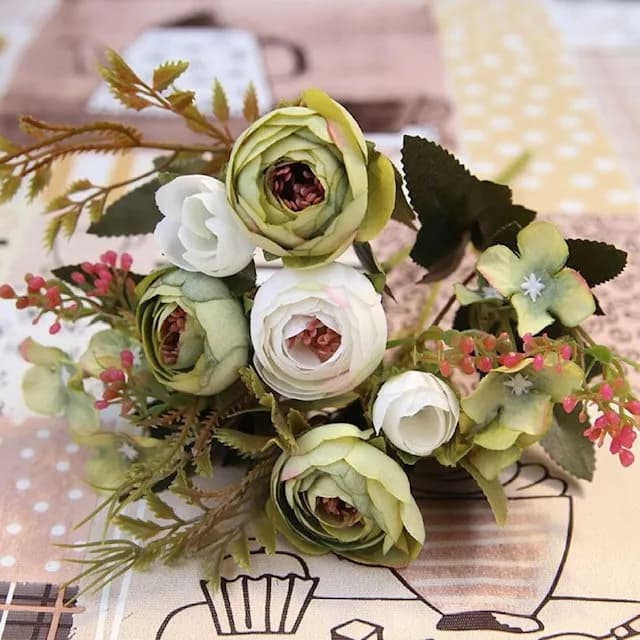 ECT 2714 Green and white ranunculus flower